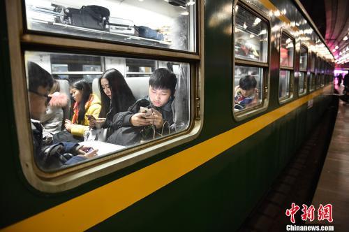 2019春运大幕开启：全国铁路已售春运车票3.83亿张